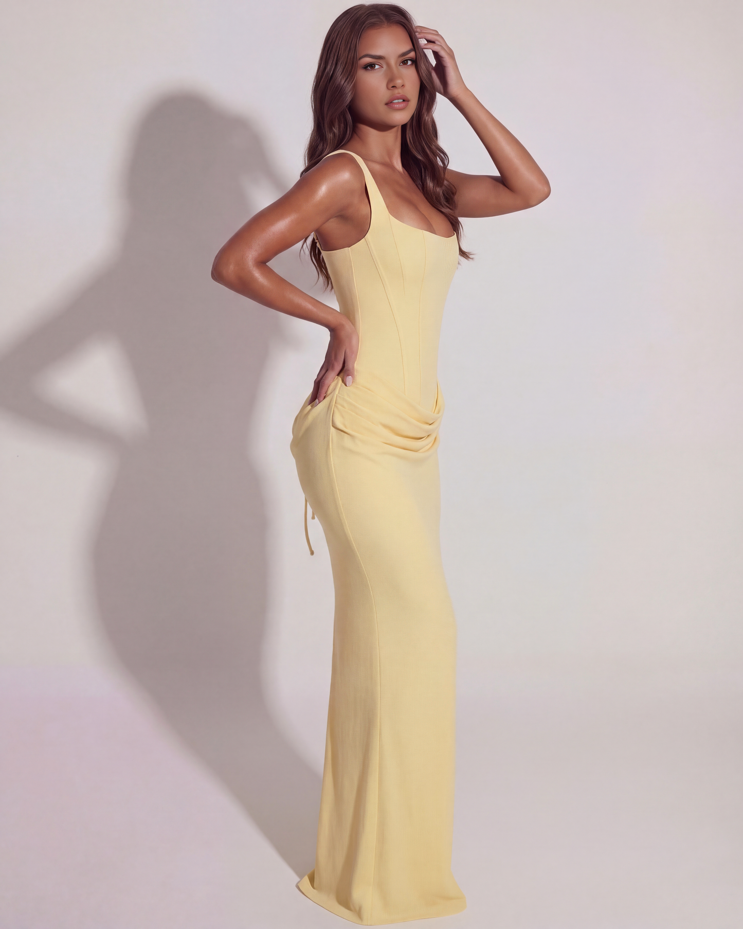 Eleonora maxiklänning i satin – Smörgul – vy 8