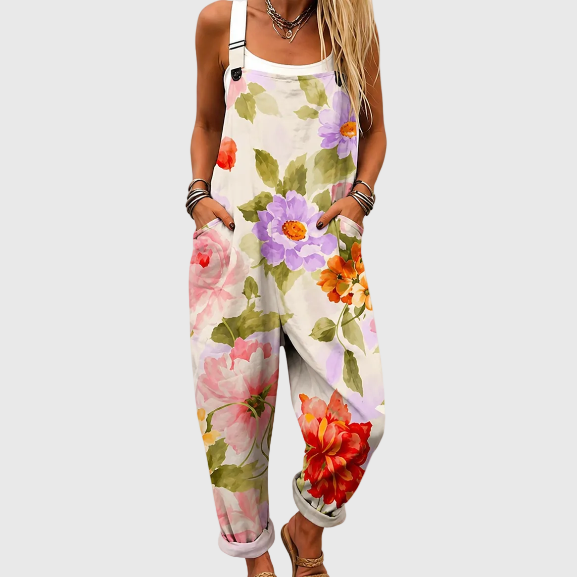 Latzhose mit Wasserfarben-Blumenmuster