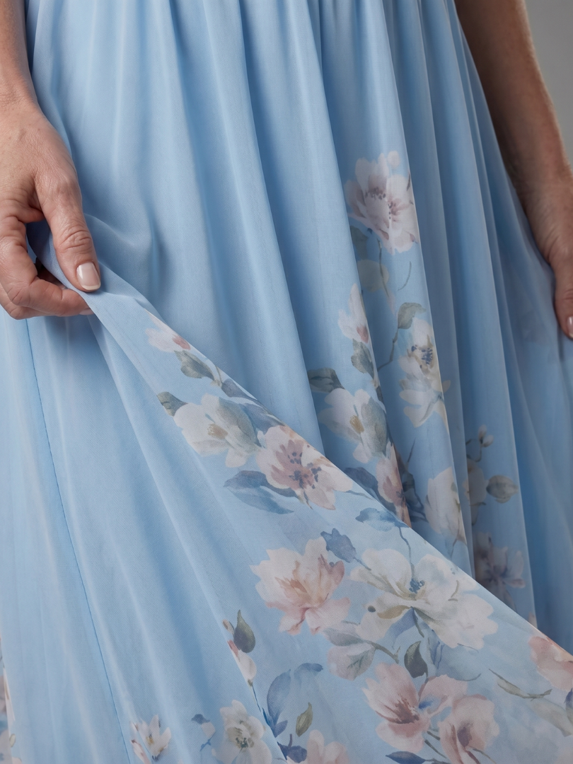 Clarissa | Ärmlös v-ringning mjuk blommig fåll midiklänning