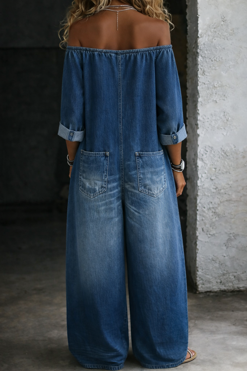 Elena denim-jumpsuit med off-shoulder – vy 3